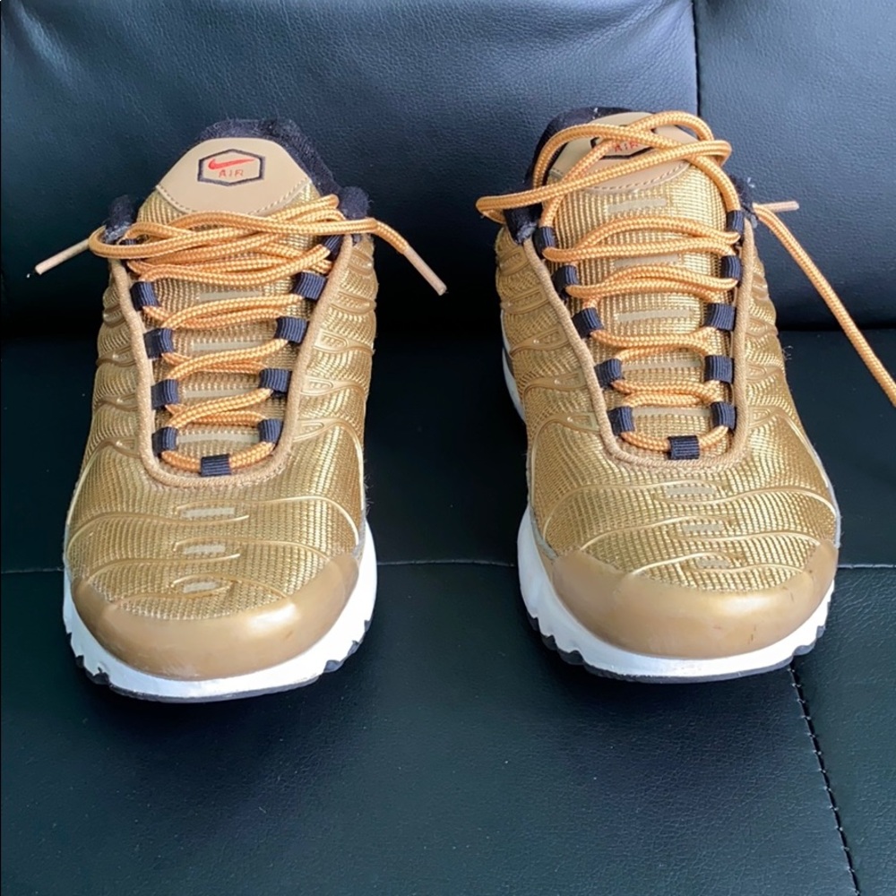 Gold Air Max Plus QS Metallic Gold size 5y